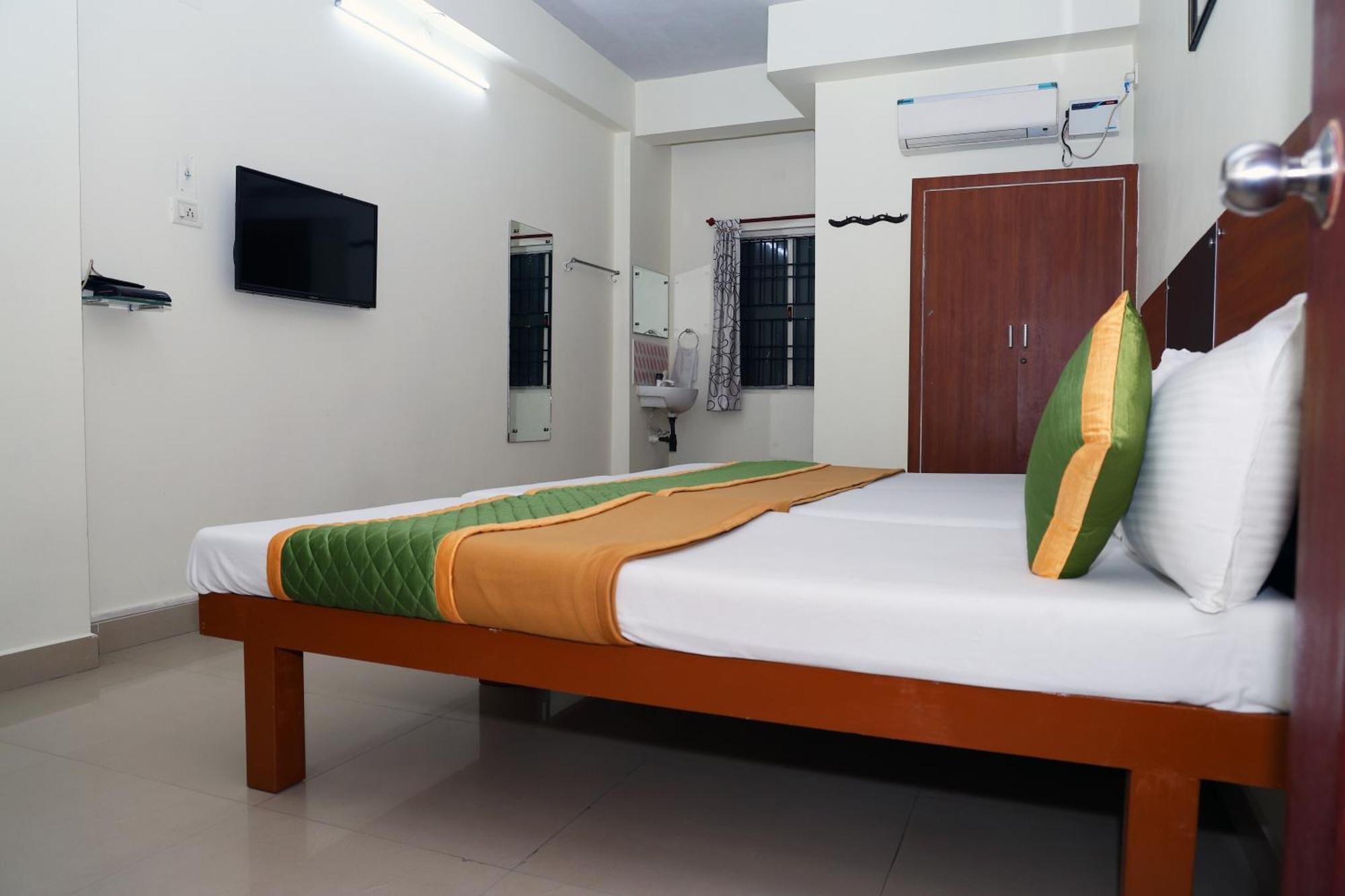 Royal Green Airport Transit Accommodation Chennai Exterior photo
