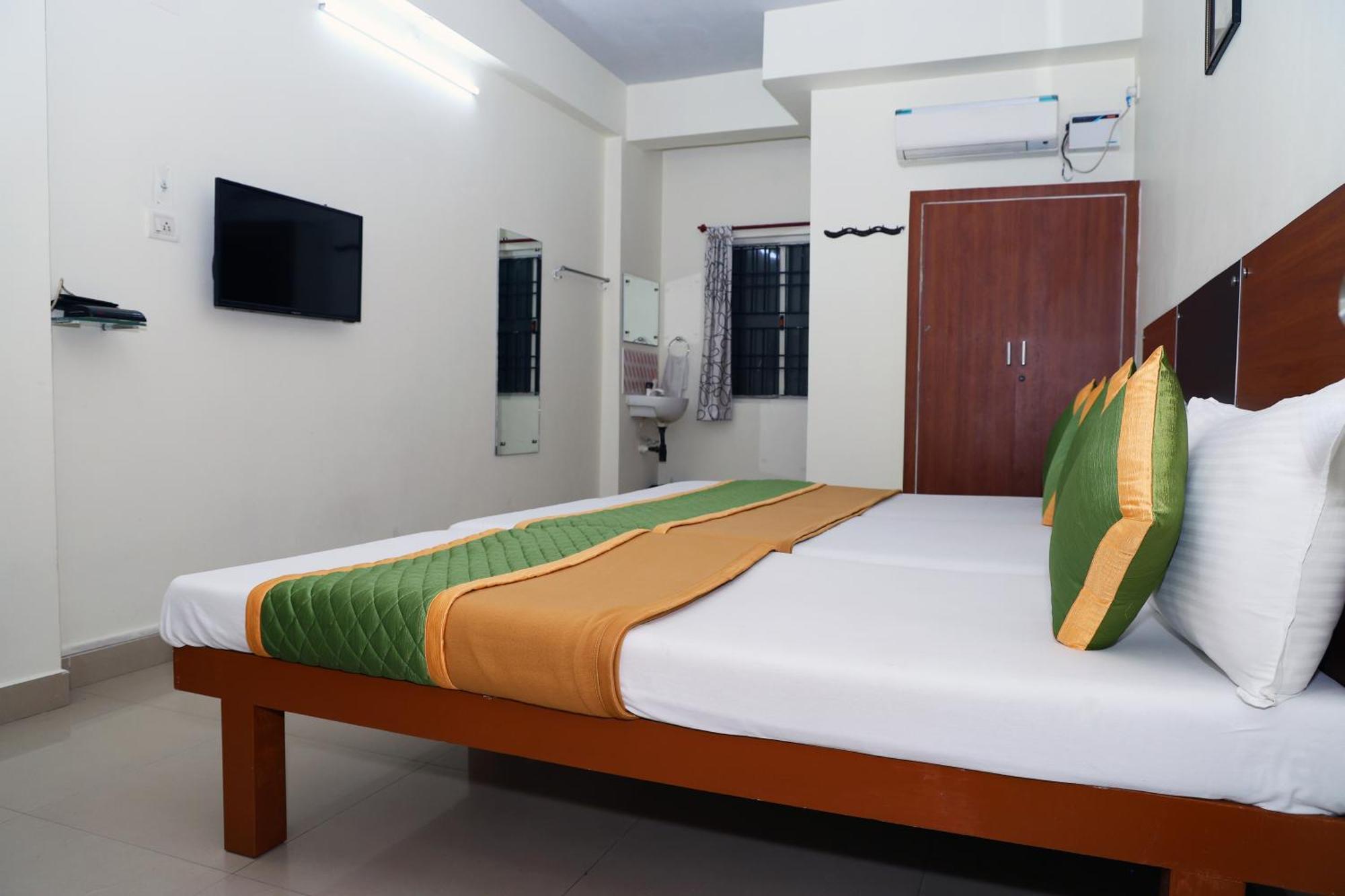 Royal Green Airport Transit Accommodation Chennai Exterior photo
