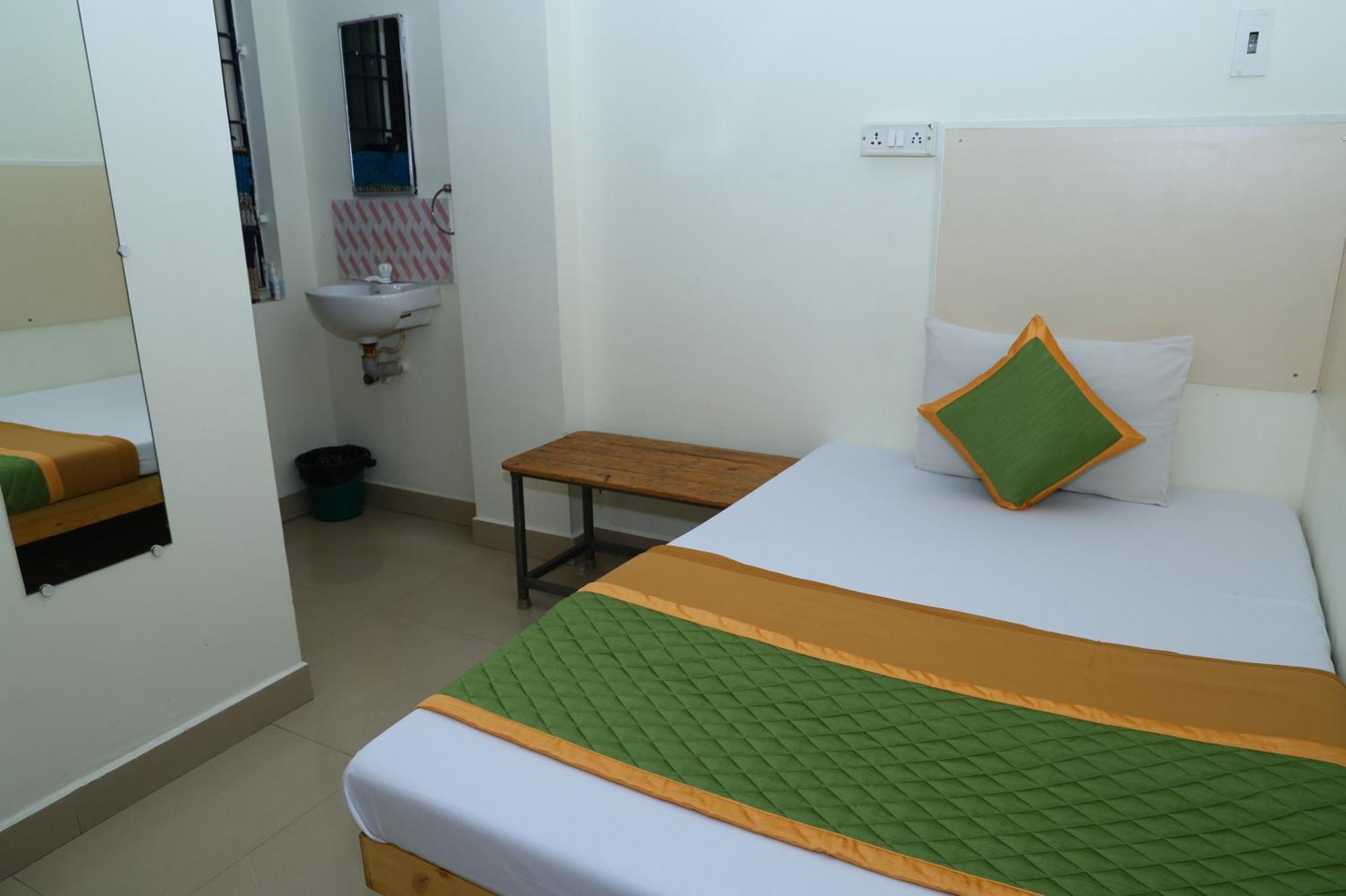 Royal Green Airport Transit Accommodation Chennai Exterior photo
