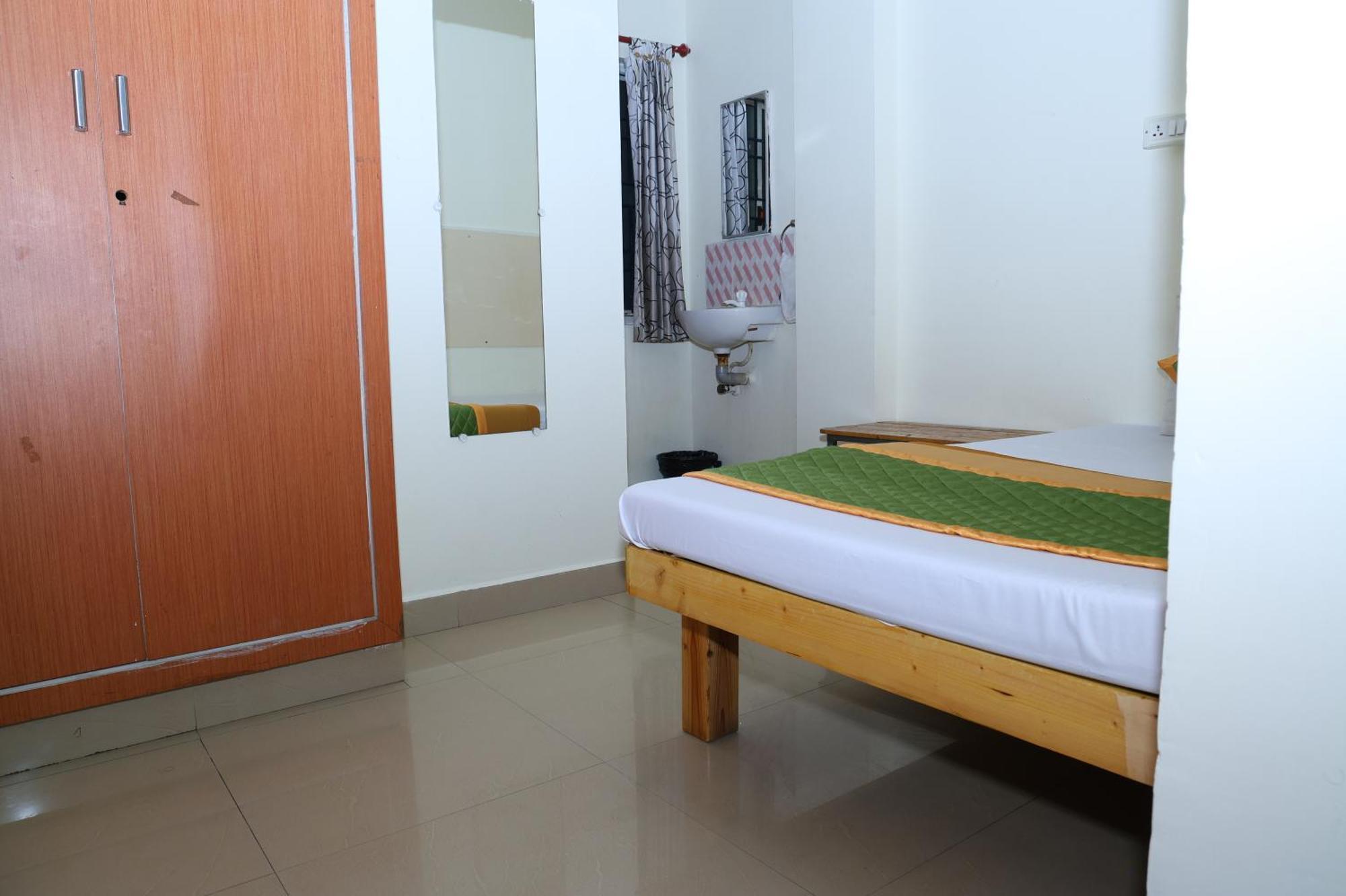 Royal Green Airport Transit Accommodation Chennai Exterior photo