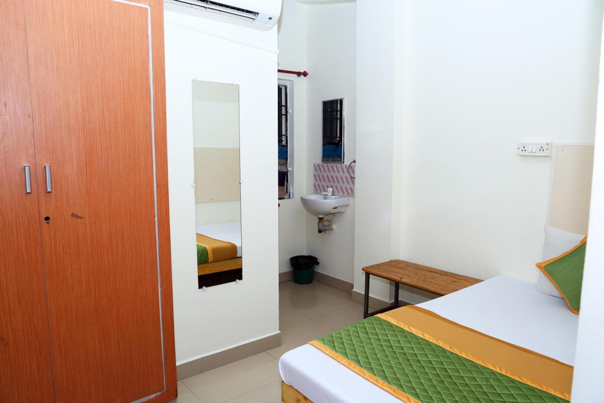 Royal Green Airport Transit Accommodation Chennai Exterior photo