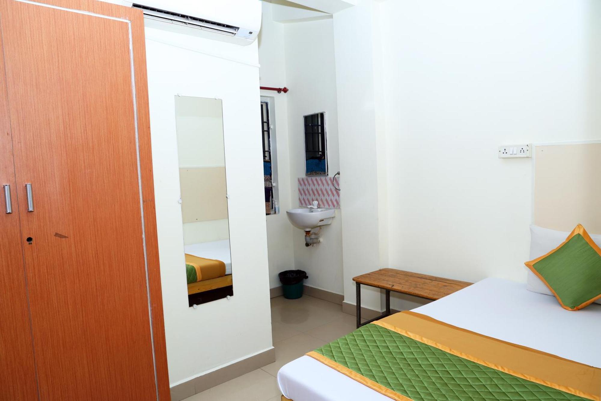 Royal Green Airport Transit Accommodation Chennai Exterior photo
