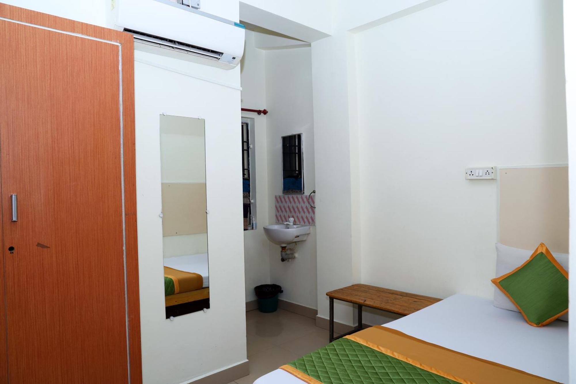 Royal Green Airport Transit Accommodation Chennai Exterior photo